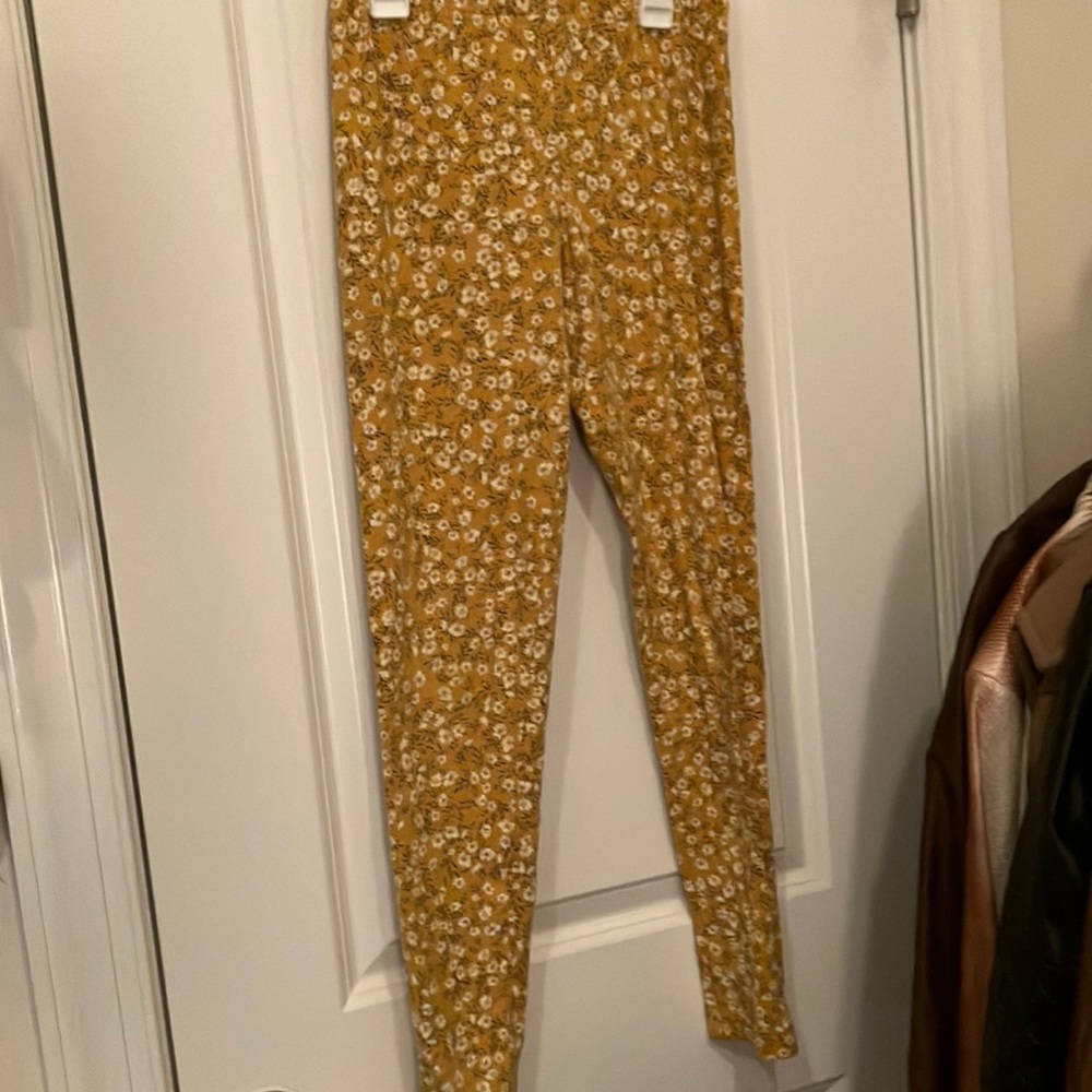 Old Navy flower tights